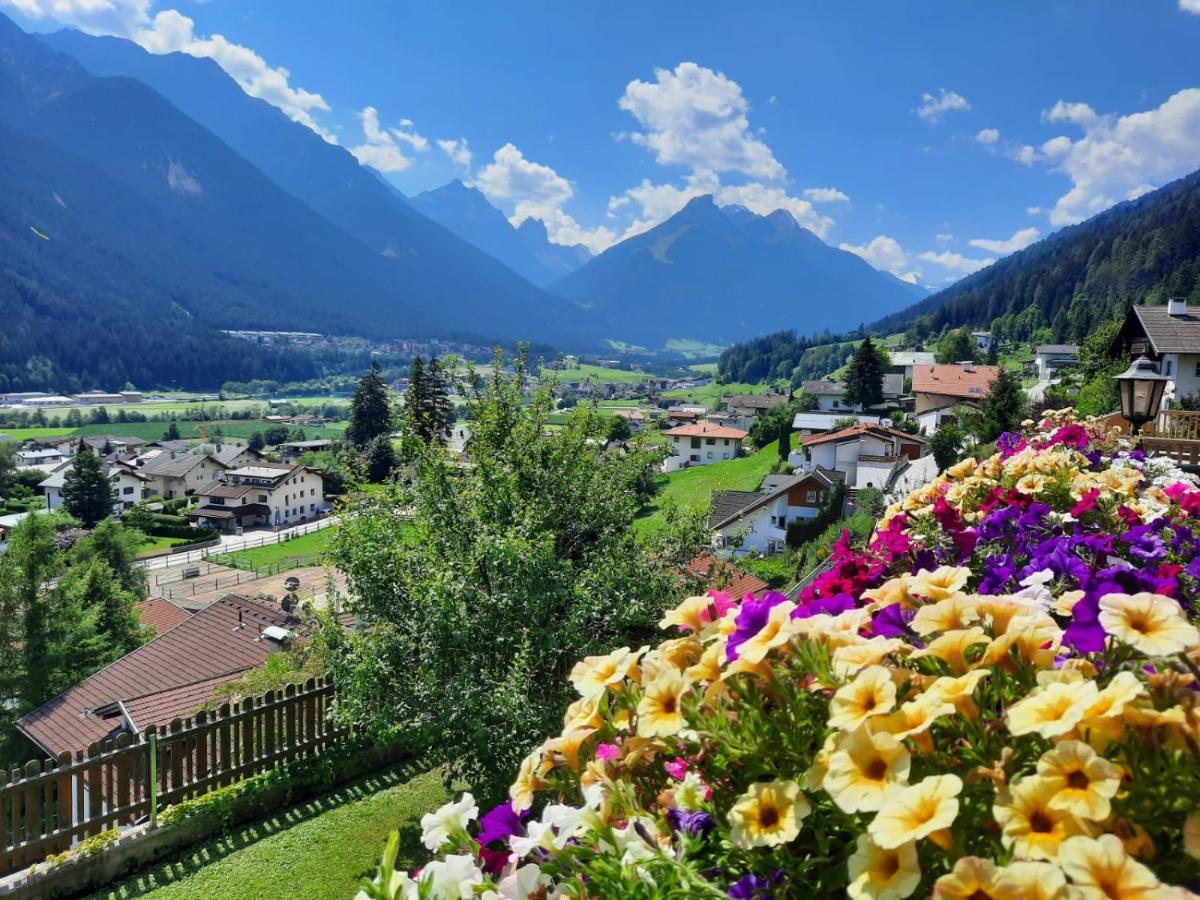 Ferienwohnung Auszeit Stubai Fulpmes Bagian luar foto