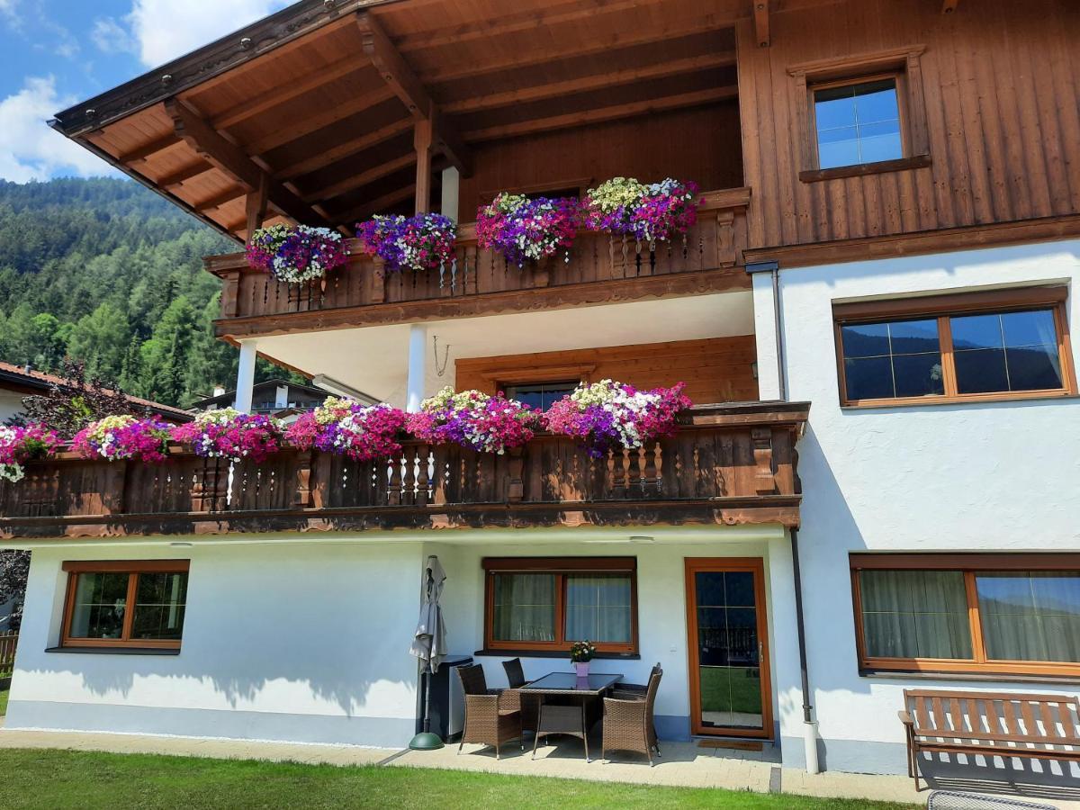 Ferienwohnung Auszeit Stubai Fulpmes Bagian luar foto
